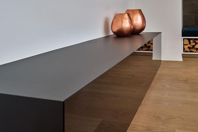 Schwarzes Sideboard - Hersteller Egger Schwarzes Sideboard mit Lackoberfläche